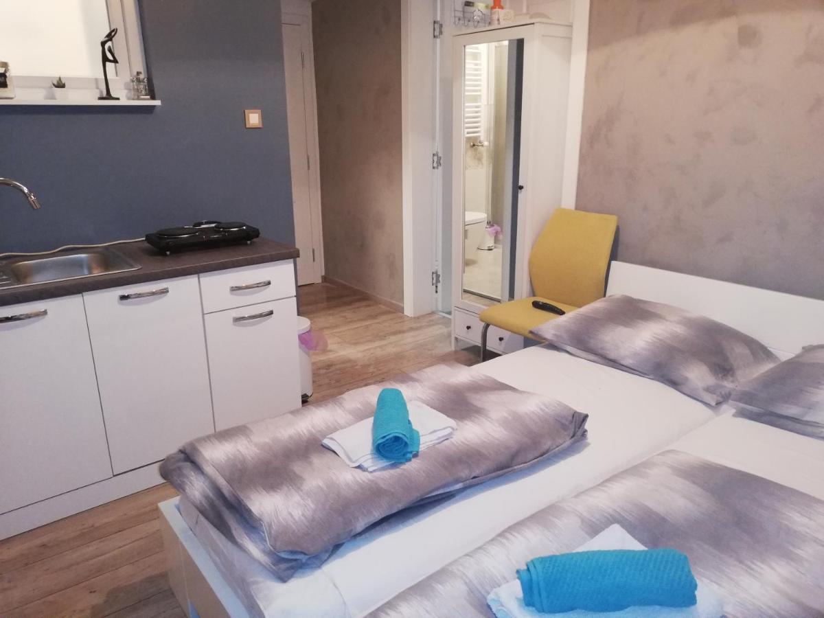 Angela Studio Apartments Загреб Экстерьер фото